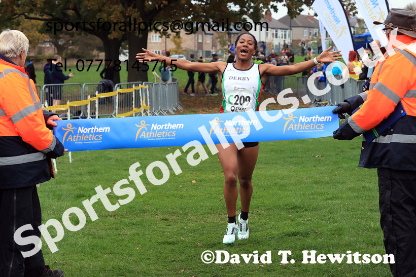 Senior Womens relay, 2025 Northern Cross Country Relays, Graves Park, Sheffield. Photo: David T. Hewitson/Sports for All Pics